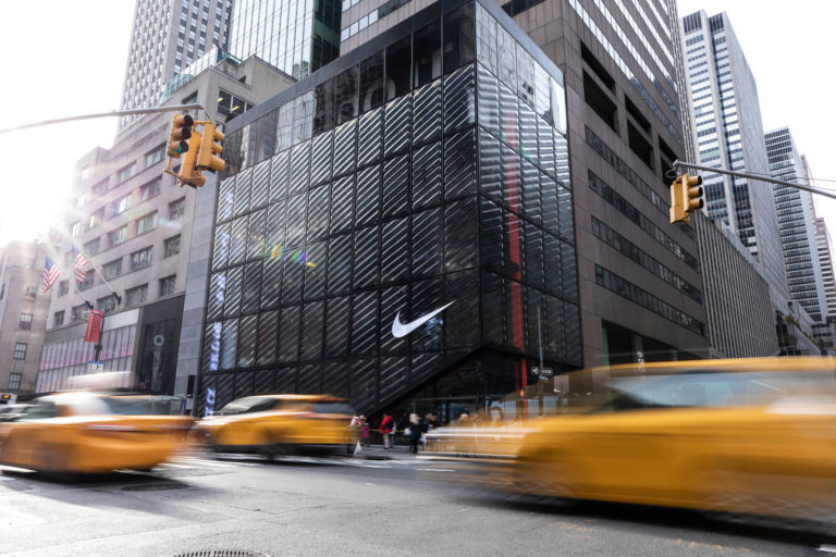 Penetración Estacionario cangrejo Nike revoluciona la experiencia de compra con su “House of Innovation” -  Altabox
